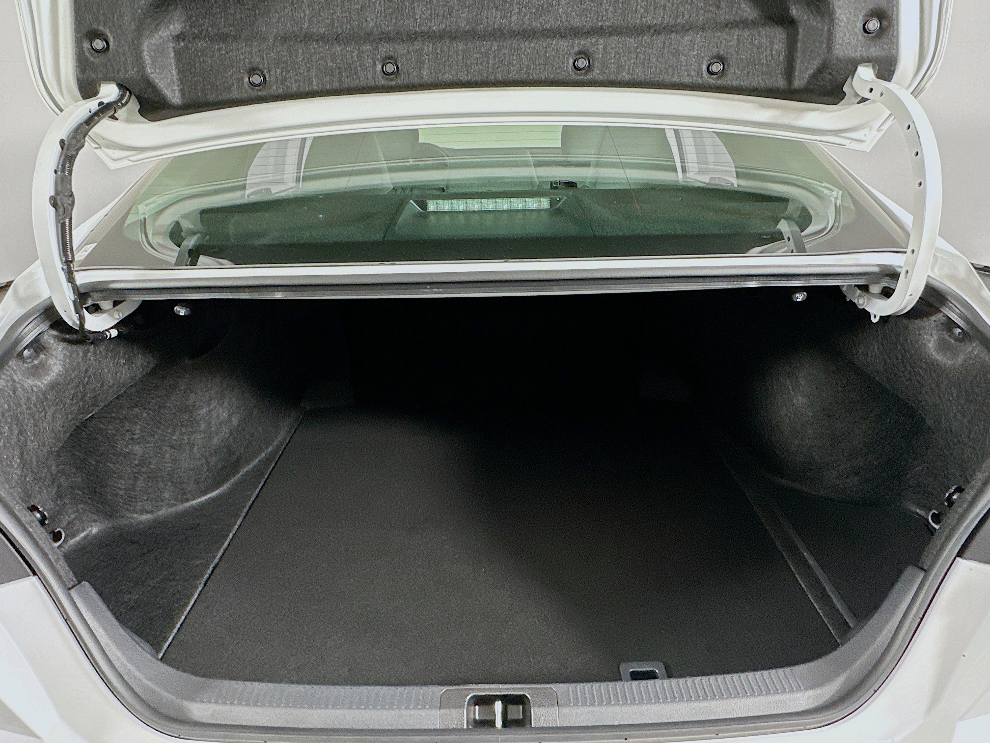 Used 2025 Toyota Camry LE w/ Convenience Package image 29