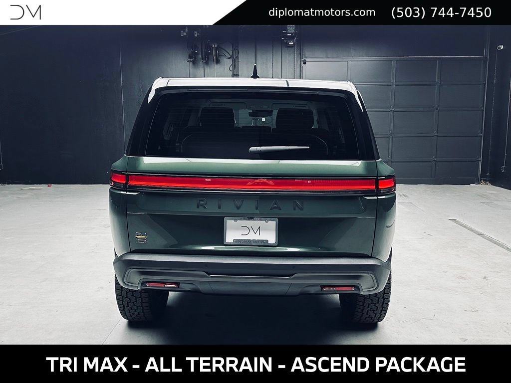 Used 2025 Rivian R1S Premium AWD/4WD image 5