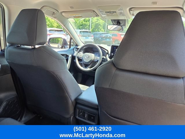 Used 2025 Toyota RAV4 XLE FWD image 16