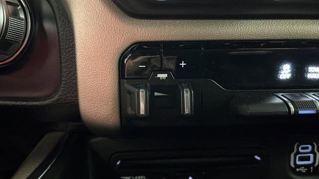 Used 2019 RAM 1500 Laramie w/ Sport Appearance Package AWD/4WD image 30