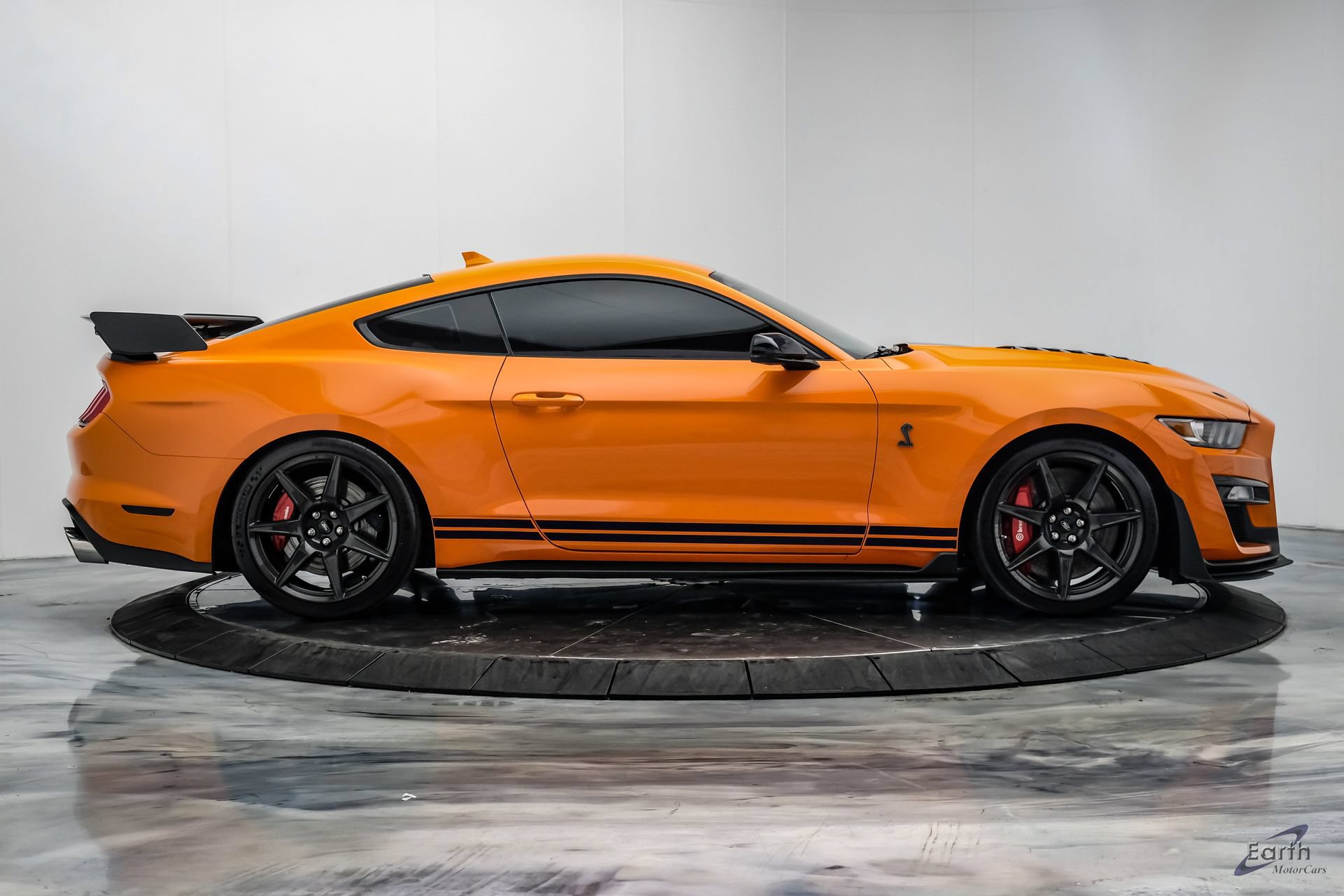 Used 2020 Ford Mustang Shelby GT500 w/ Carbon Fiber Track Pack RWD image 25
