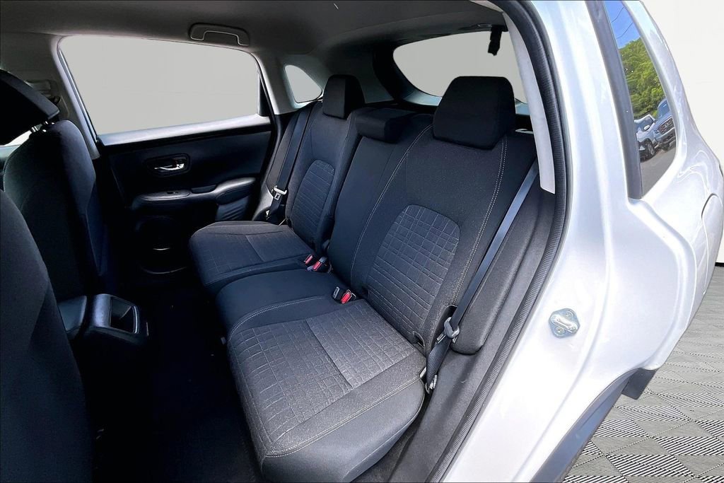 Used 2023 Honda HR-V LX image 18
