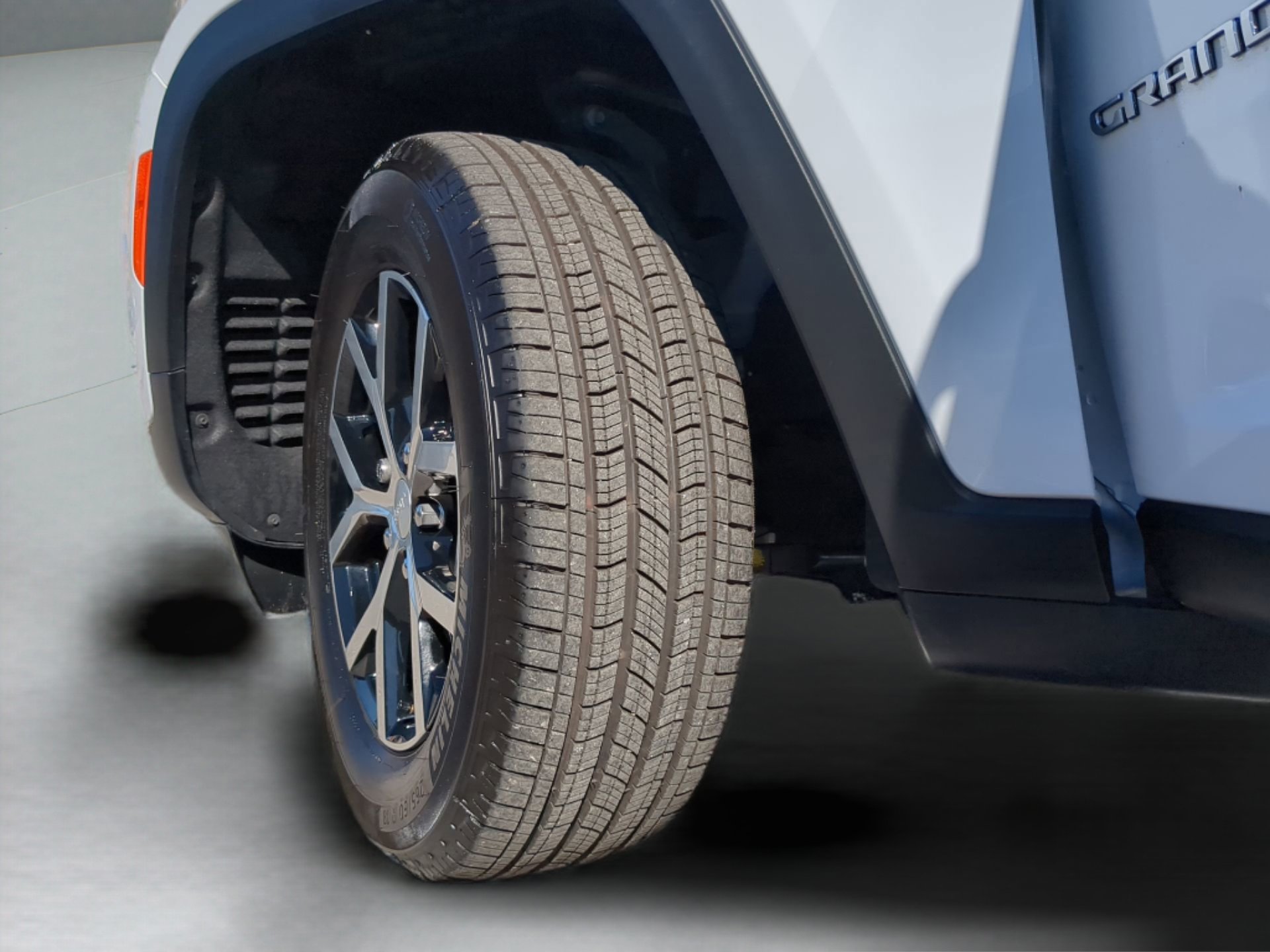 Used 2025 Jeep Grand Cherokee Limited w/ Trailer Tow Package image 64