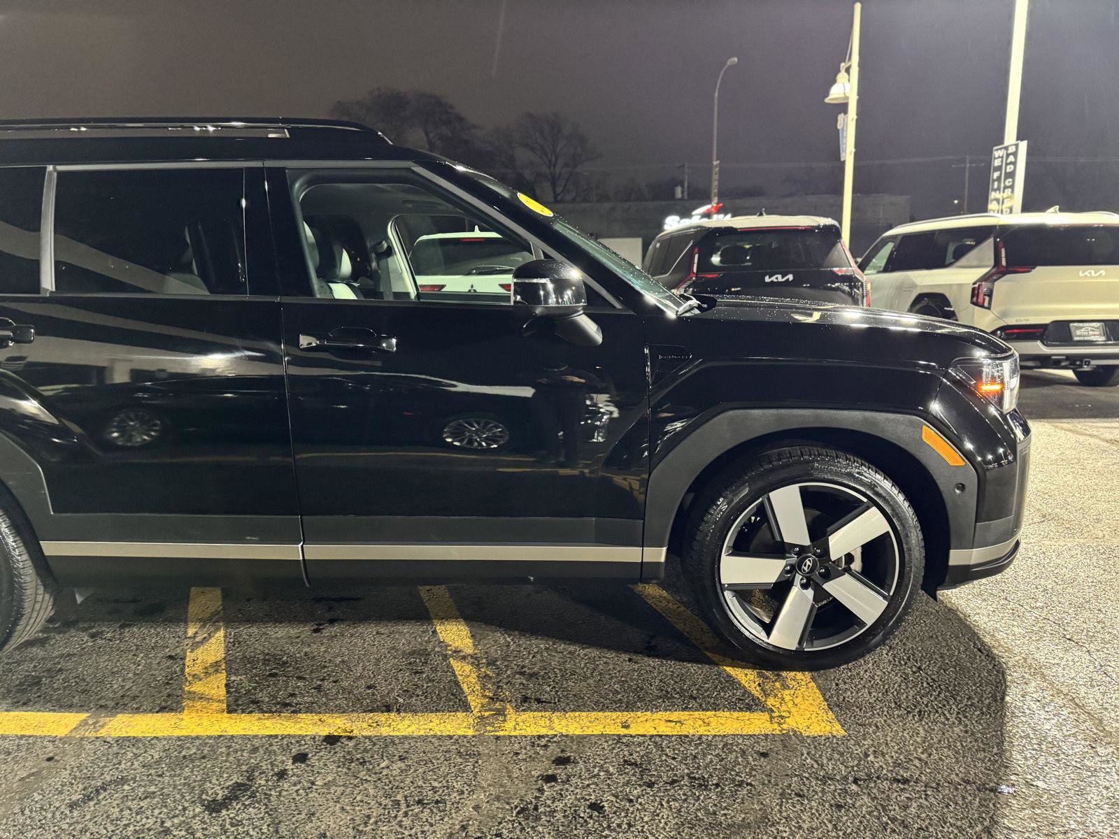 Used 2024 Hyundai Santa Fe Limited image 13