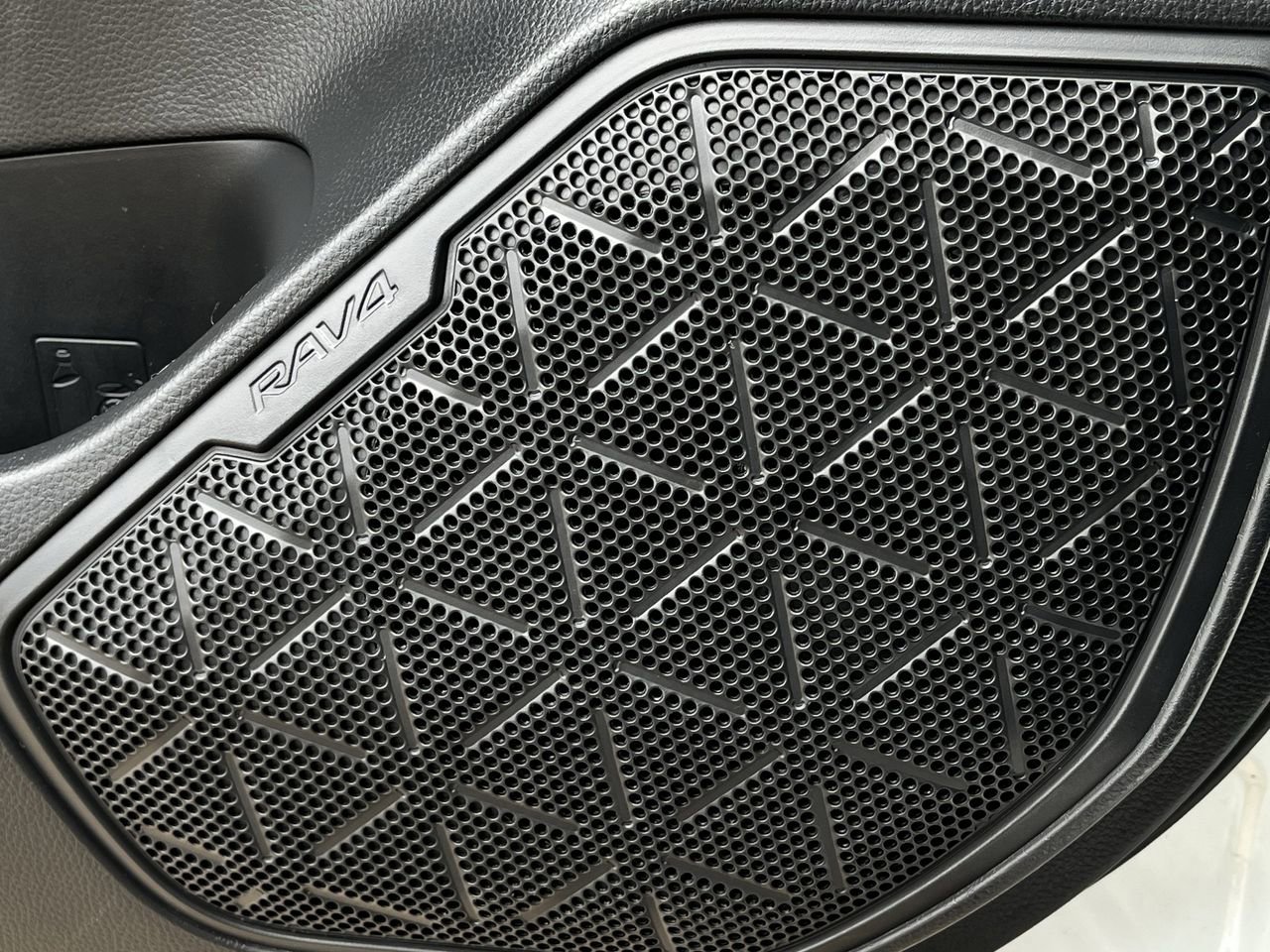 Used 2023 Toyota RAV4 XLE FWD image 22