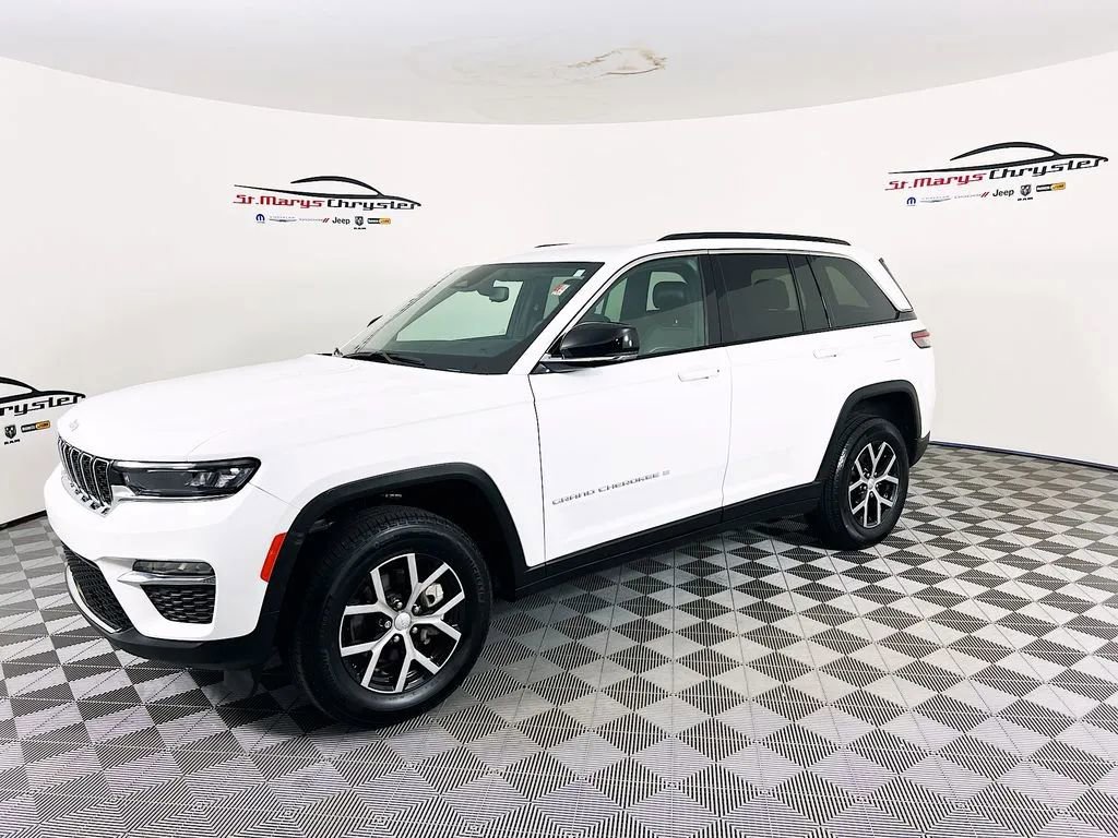 Used 2024 Jeep Grand Cherokee Limited AWD/4WD image 4