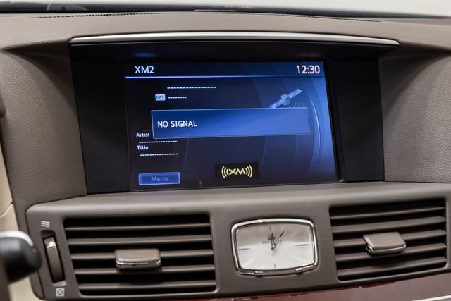 Used 2016 INFINITI Q70 3.7 AWD/4WD image 16