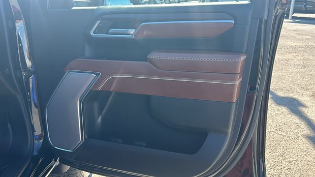 Used 2025 GMC Sierra 2500 Denali Ultimate image 10