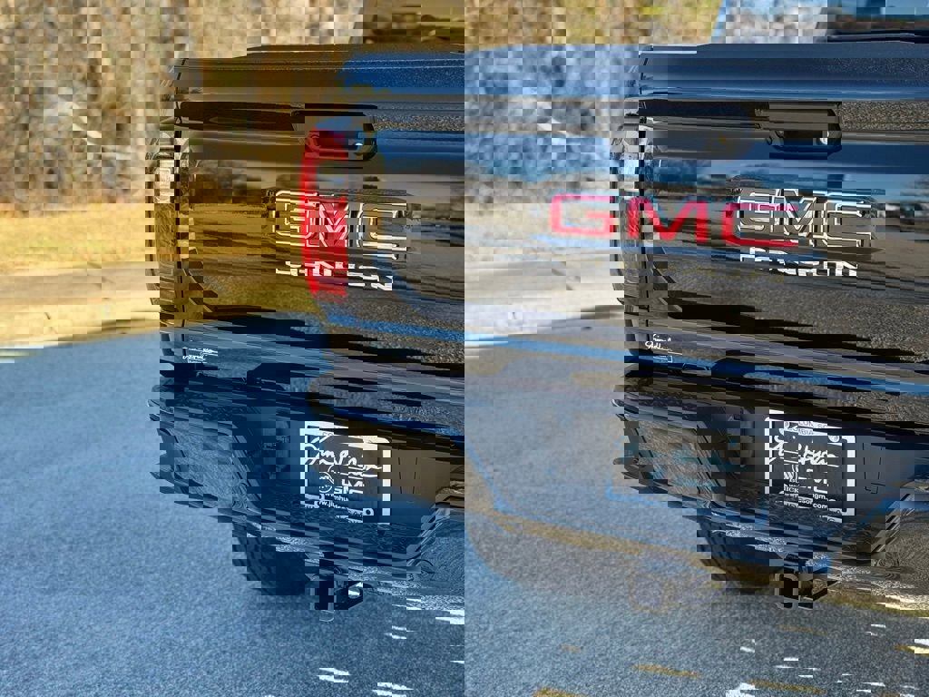 New 2026 GMC Canyon Elevation w/ Convenience Package image 15