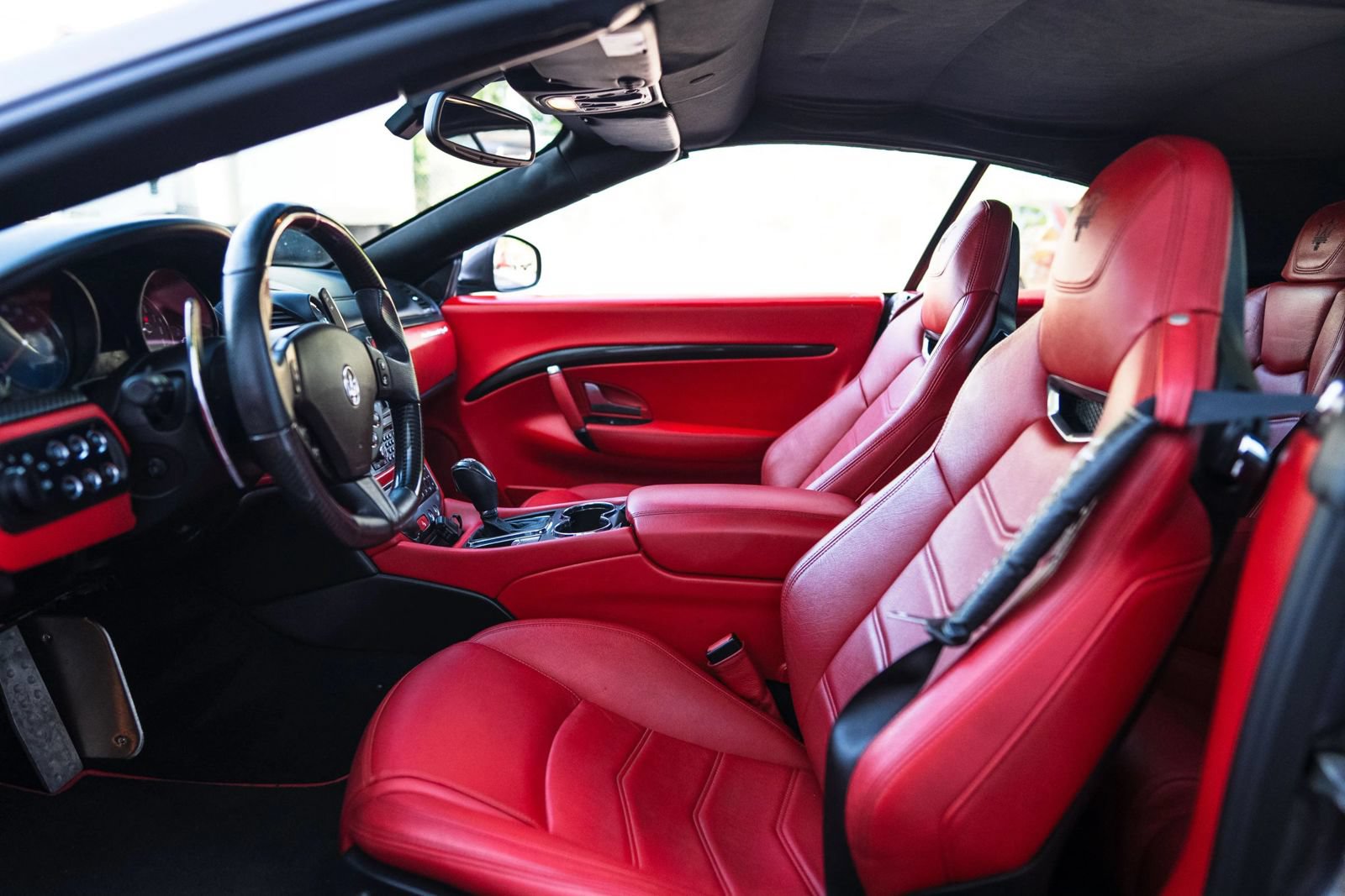 Used 2015 Maserati GranTurismo MC RWD image 22