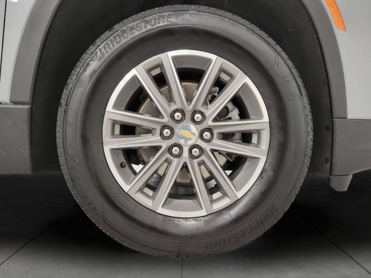 Used 2023 Chevrolet Traverse LT w/ LPO, Floor Liner Package AWD/4WD image 4