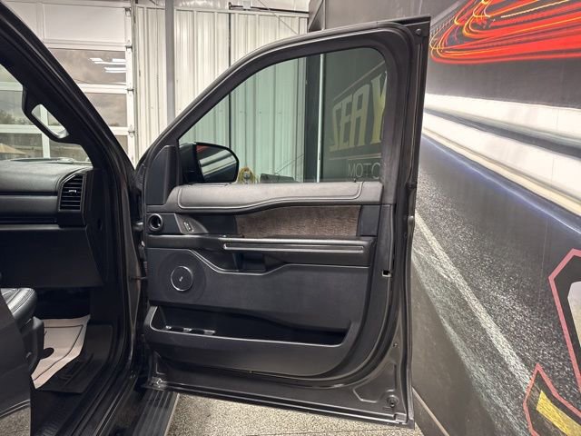 Used 2020 Ford Expedition Max Limited image 30