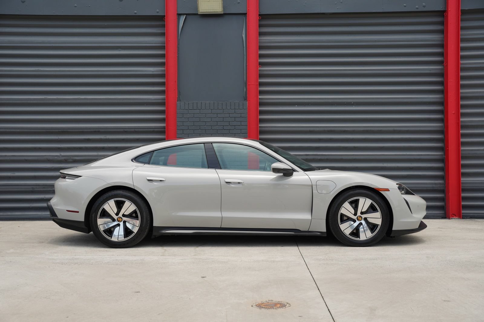 Used 2023 Porsche Taycan RWD image 17