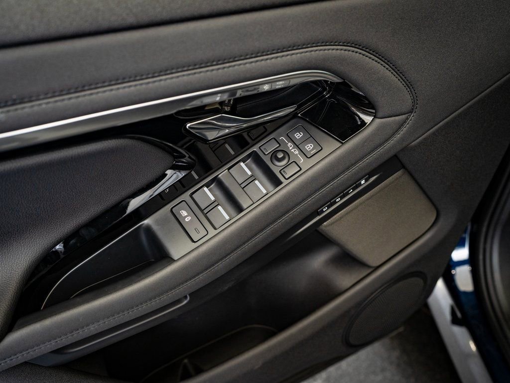 Certified 2023 Land Rover Range Rover Evoque R-Dynamic SE image 21
