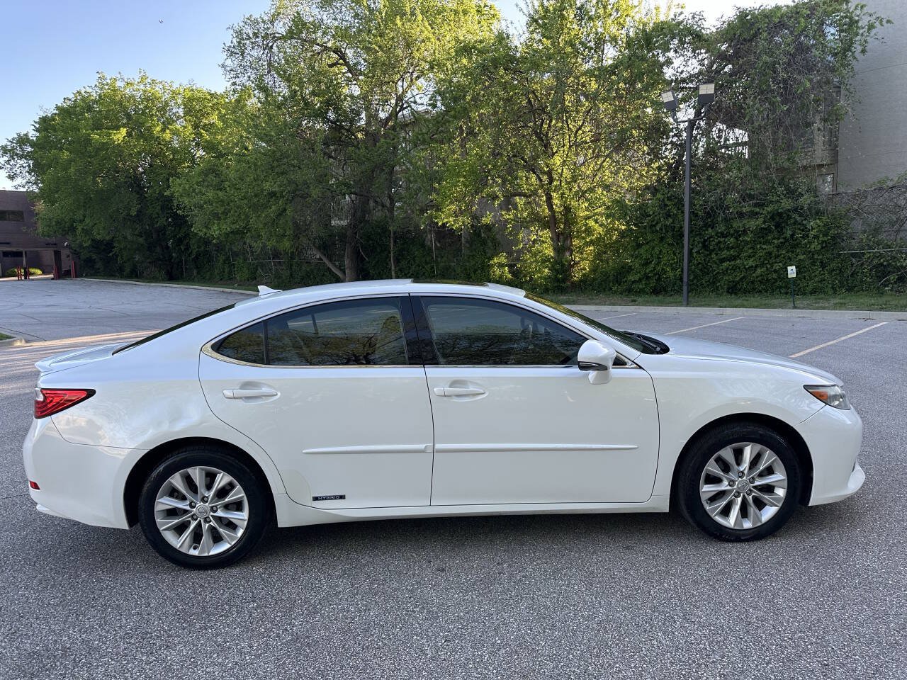 Used 2013 Lexus ES 300h w/ Luxury Pkg FWD image 5