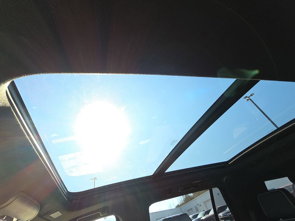 New 2026 Chevrolet Tahoe Premier w/ Sun And Tow Package AWD/4WD image 26