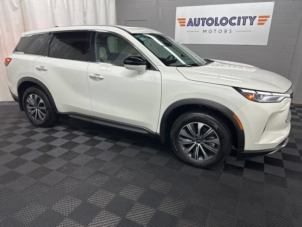 Used 2024 INFINITI QX60 Pure AWD/4WD image 2