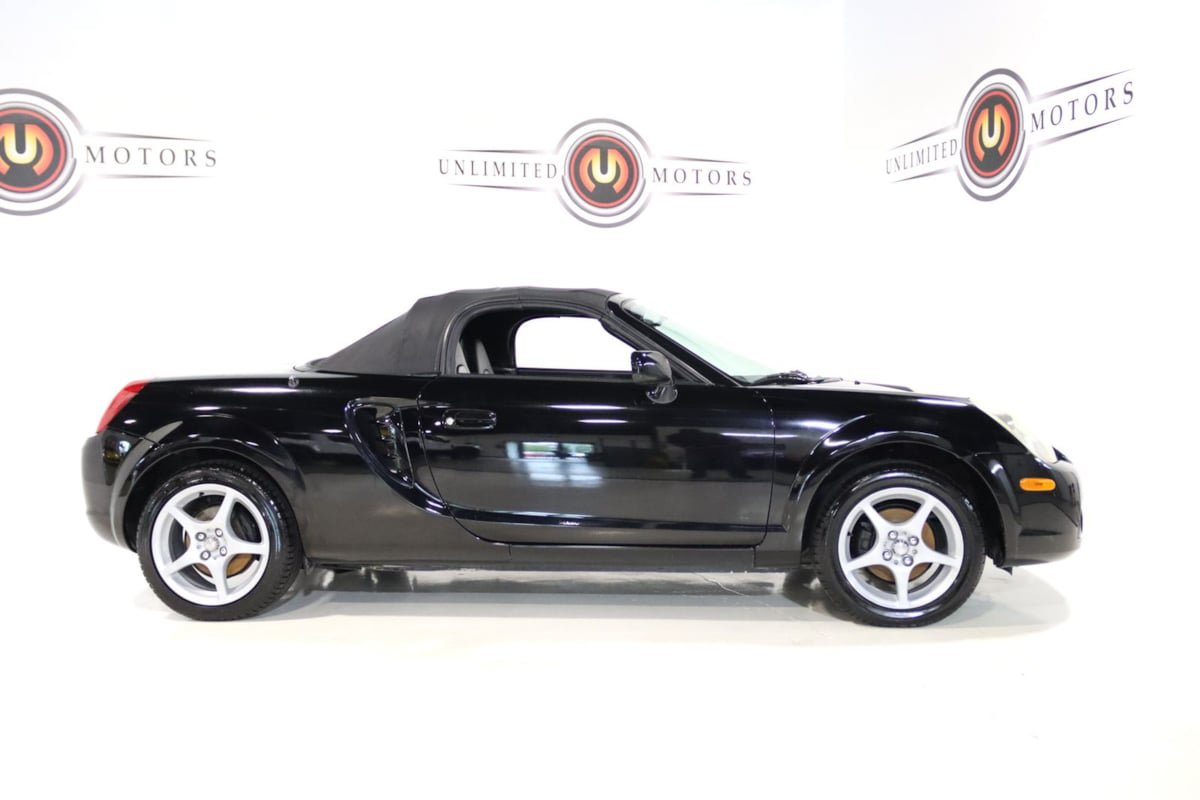 Used 2004 Toyota MR2 RWD image 36