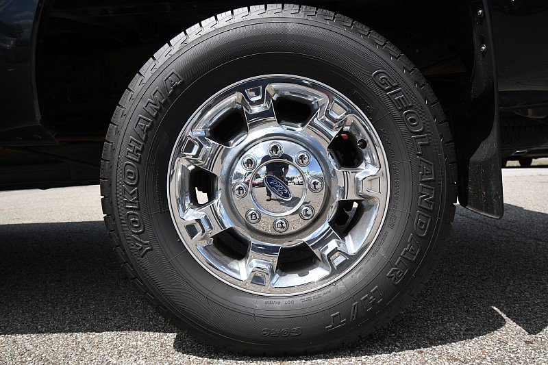 Used 2015 Ford F250 XLT w/ XLT Premium Package AWD/4WD image 26