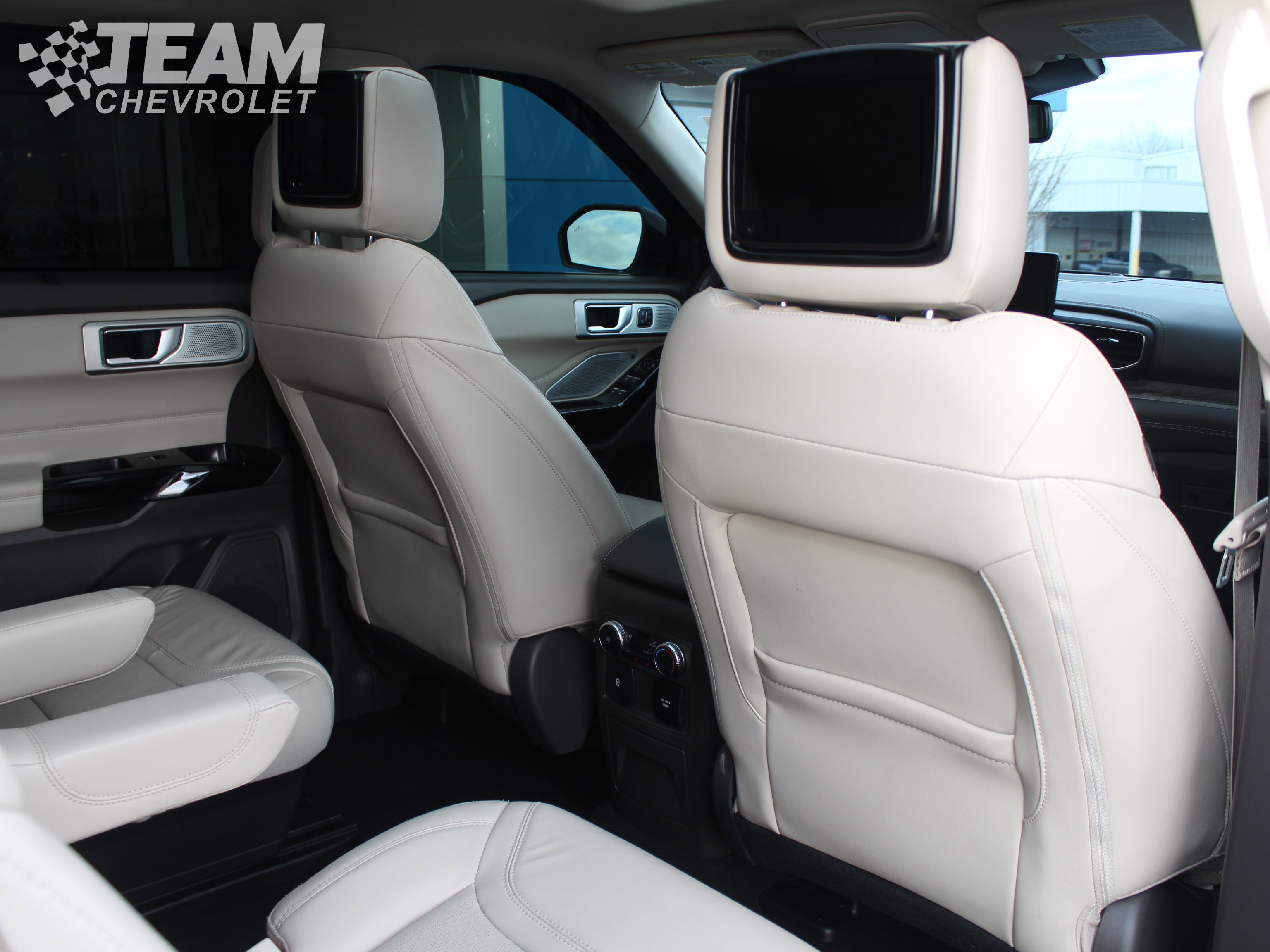 Used 2022 Ford Explorer Platinum w/ Equipment Group 601A image 26