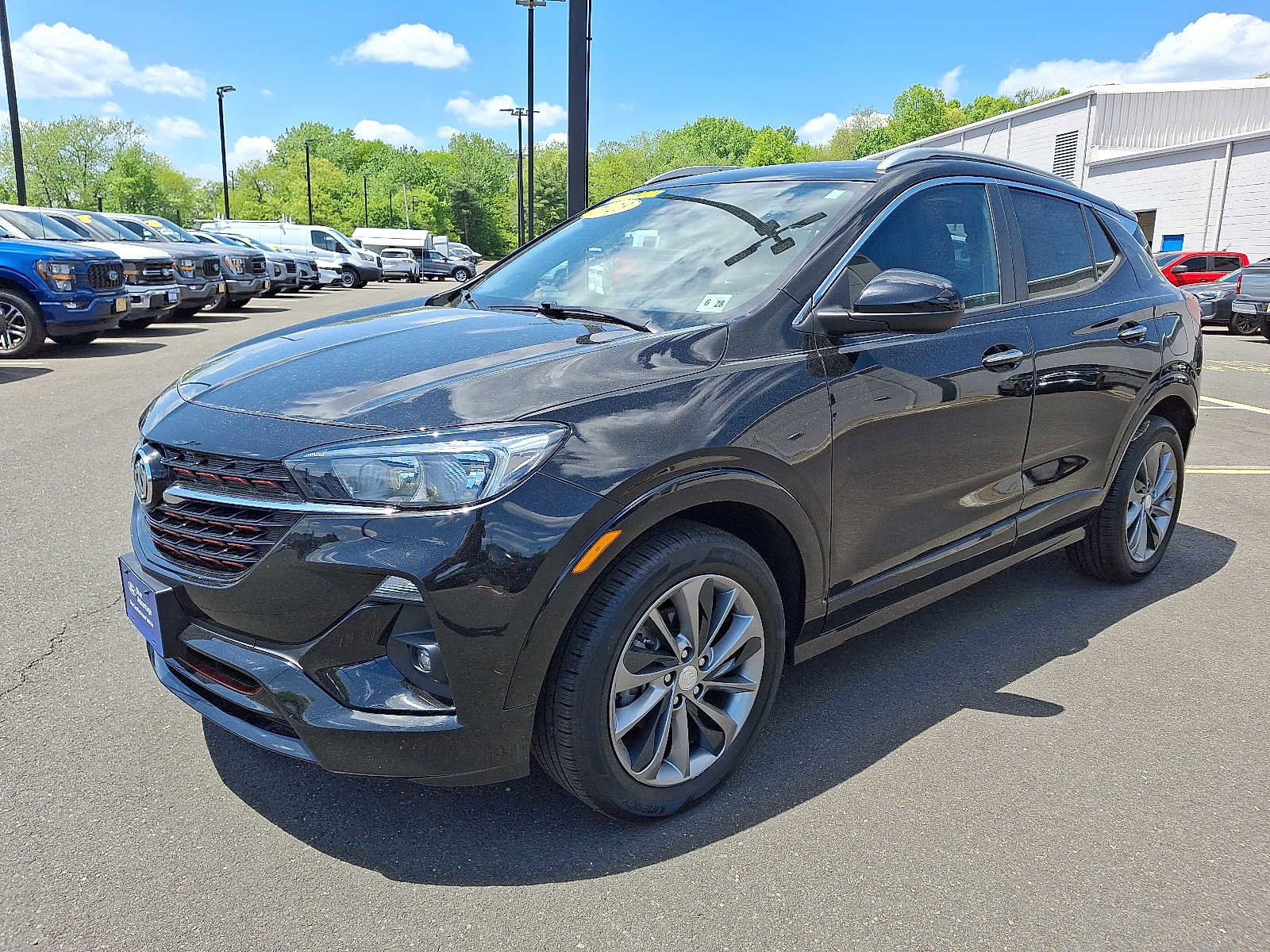 Used 2023 Buick Encore GX Select w/ Sport Touring Package FWD image 3