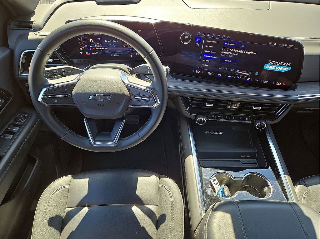 Used 2025 Chevrolet Suburban Z71 image 19