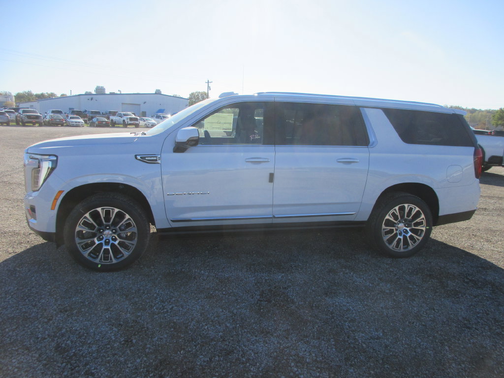 New 2027 GMC Yukon XL Denali w/ Denali Reserve Package AWD/4WD image 7