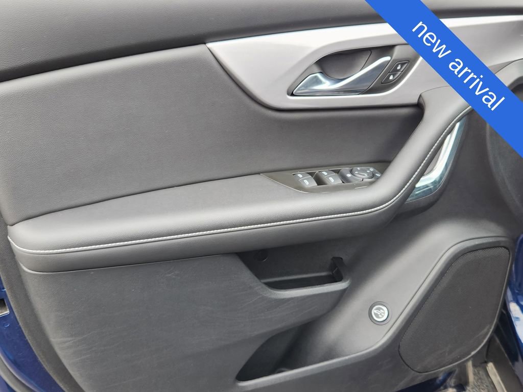 Used 2023 Chevrolet Blazer LT w/ LPO, Black Grille Bar Package image 7