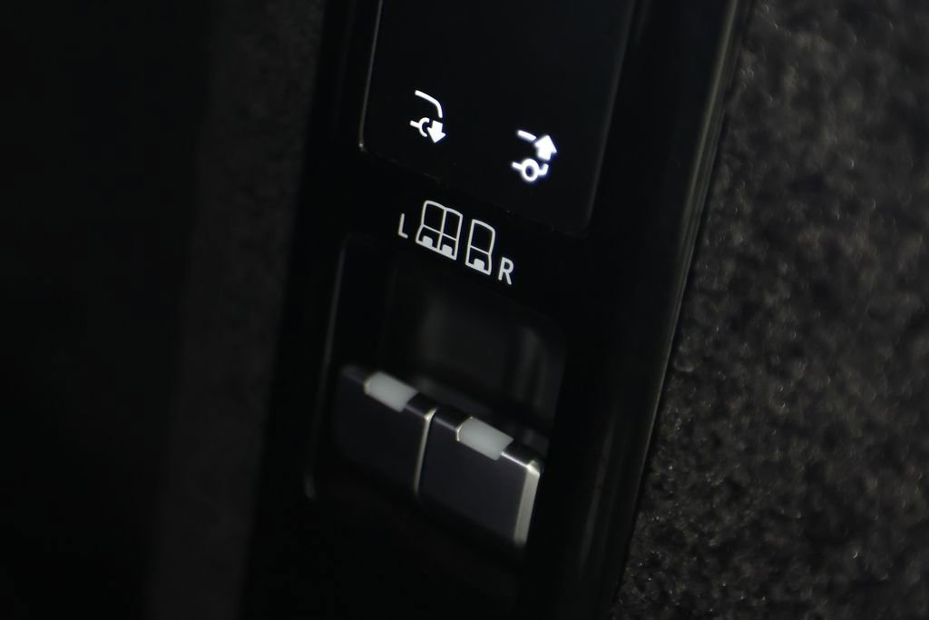 Used 2023 Land Rover Range Rover SE AWD/4WD image 13