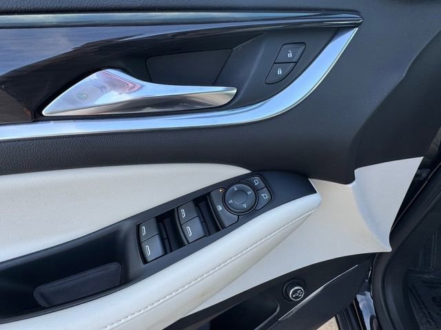 Used 2024 Buick Enclave Essence w/ Experience Buick Package image 4