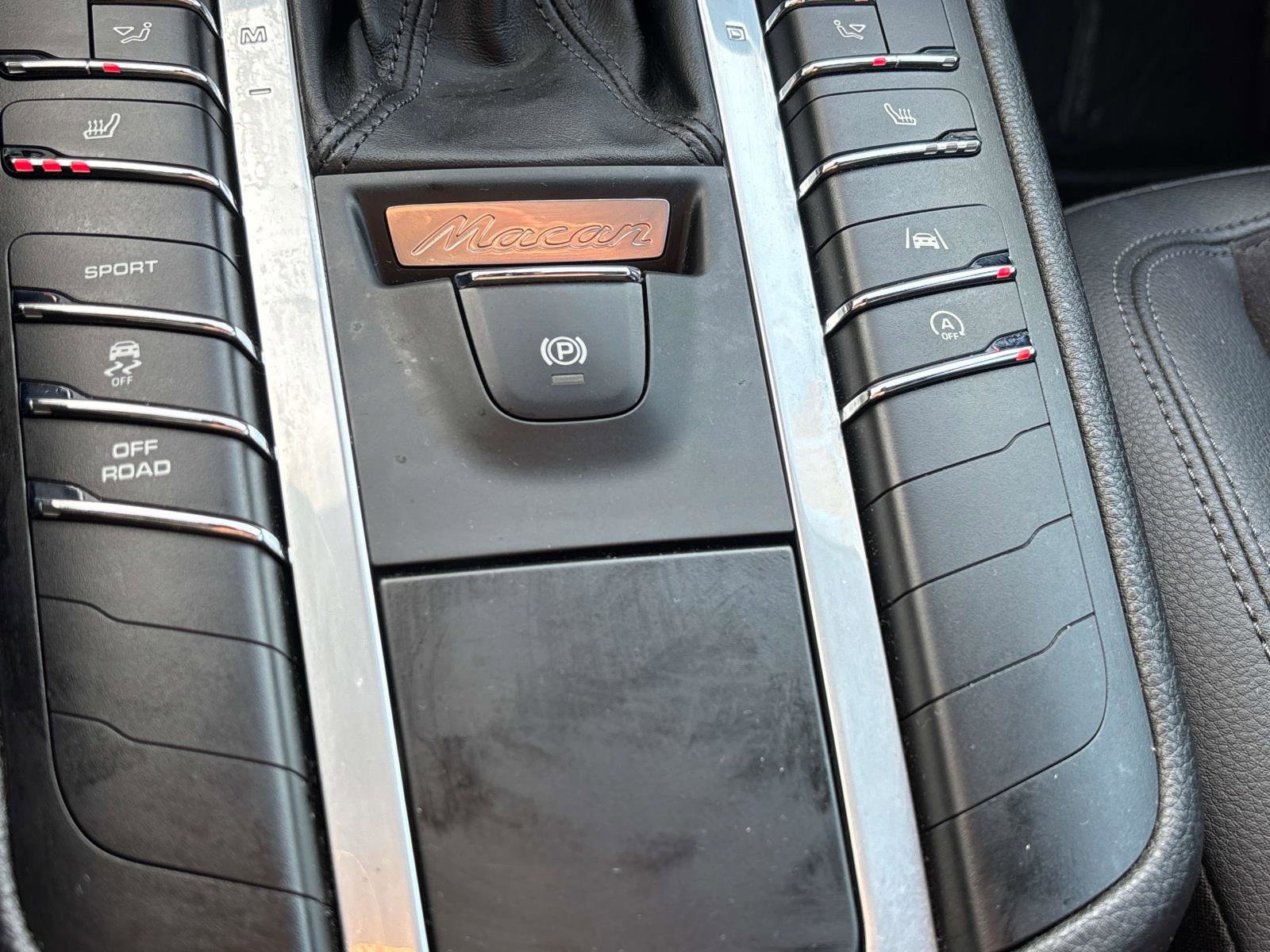 Used 2021 Porsche Macan w/ Driver Memory Package AWD/4WD image 24