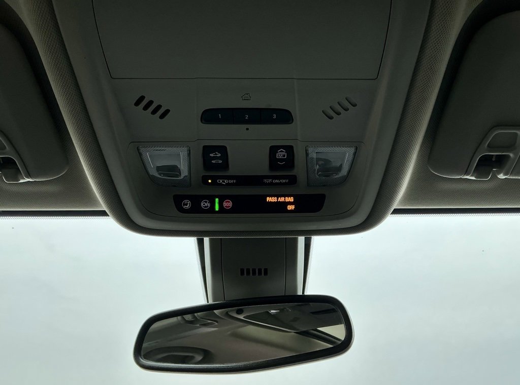 Used 2018 Buick Regal Essence w/ Driver Confidence Package #1 image 32