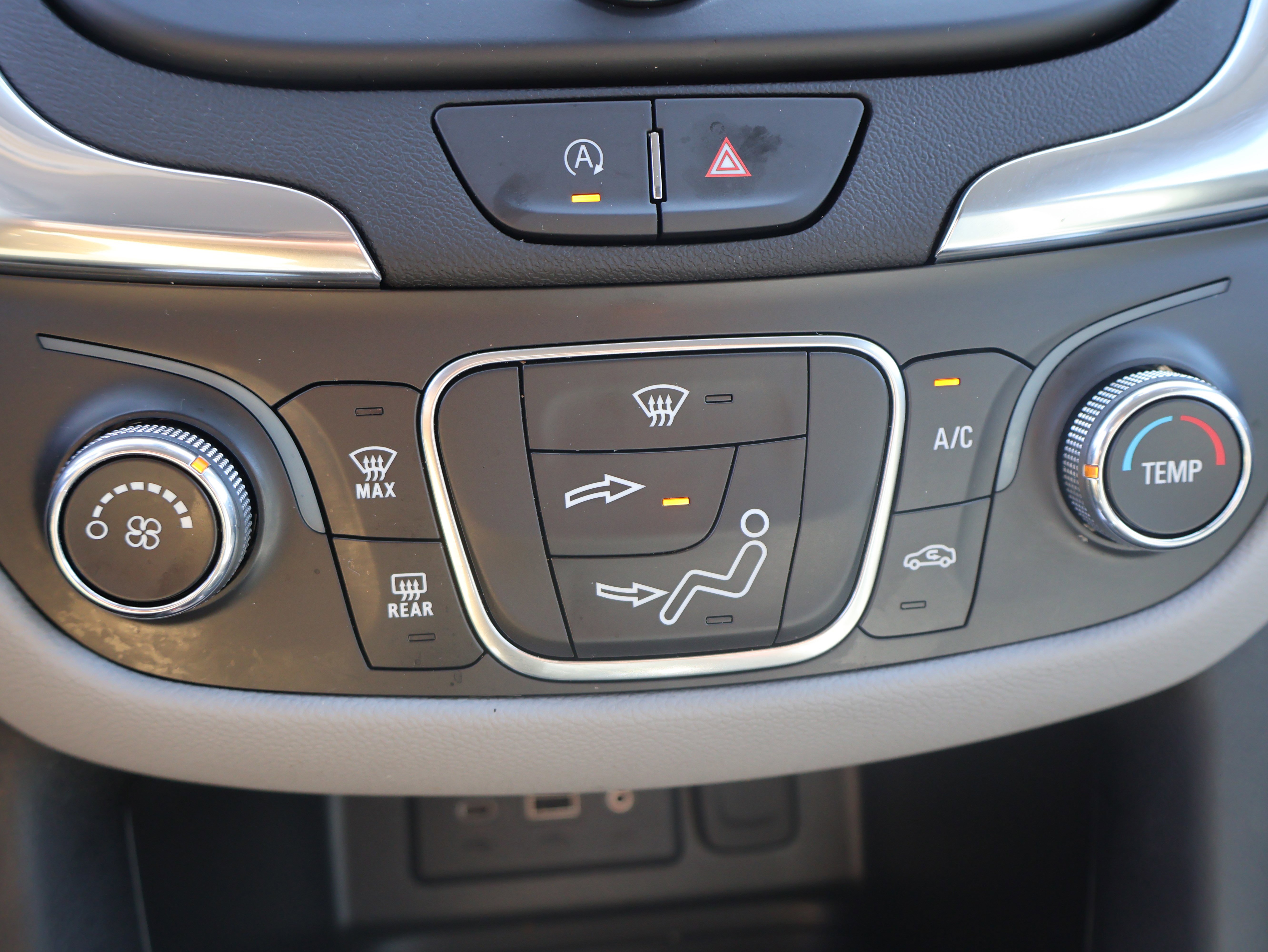 Used 2024 Chevrolet Equinox LS w/ LS Convenience Package FWD image 24