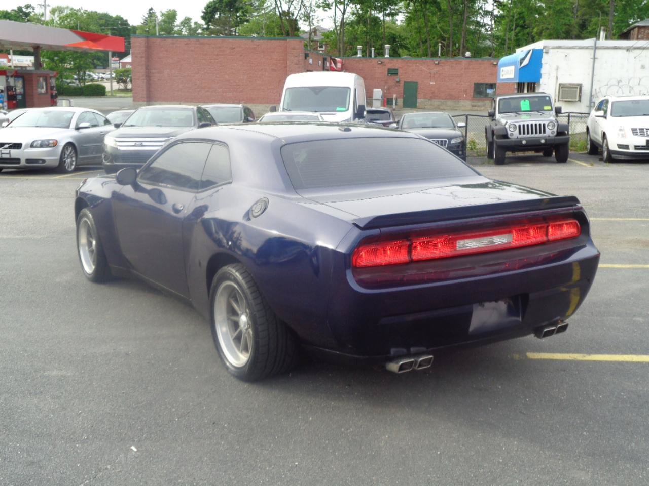 Used 2014 Dodge Challenger R/T RWD image 3