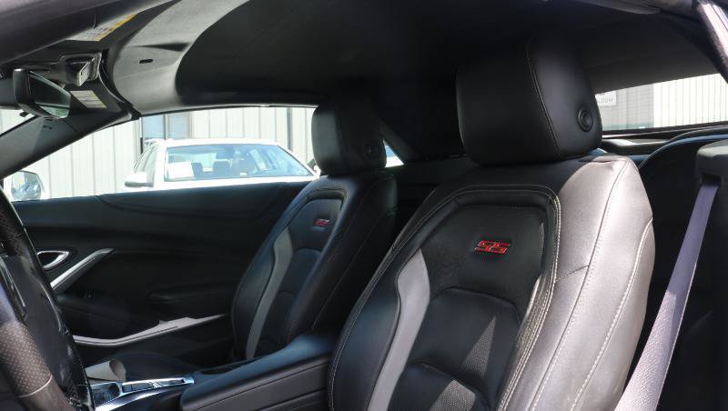 Used 2020 Chevrolet Camaro SS RWD image 11