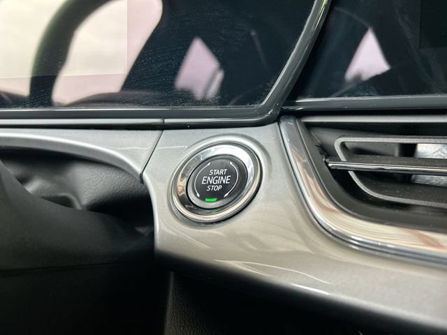 Used 2024 Chevrolet Trax LT FWD image 16