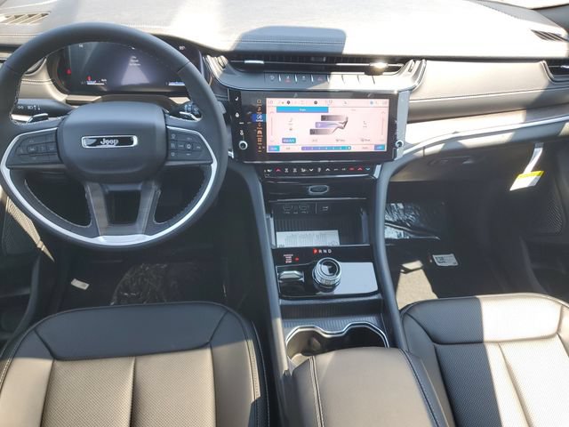 New 2026 Jeep Grand Cherokee L Limited w/ Luxury Tech Group II AWD/4WD image 13
