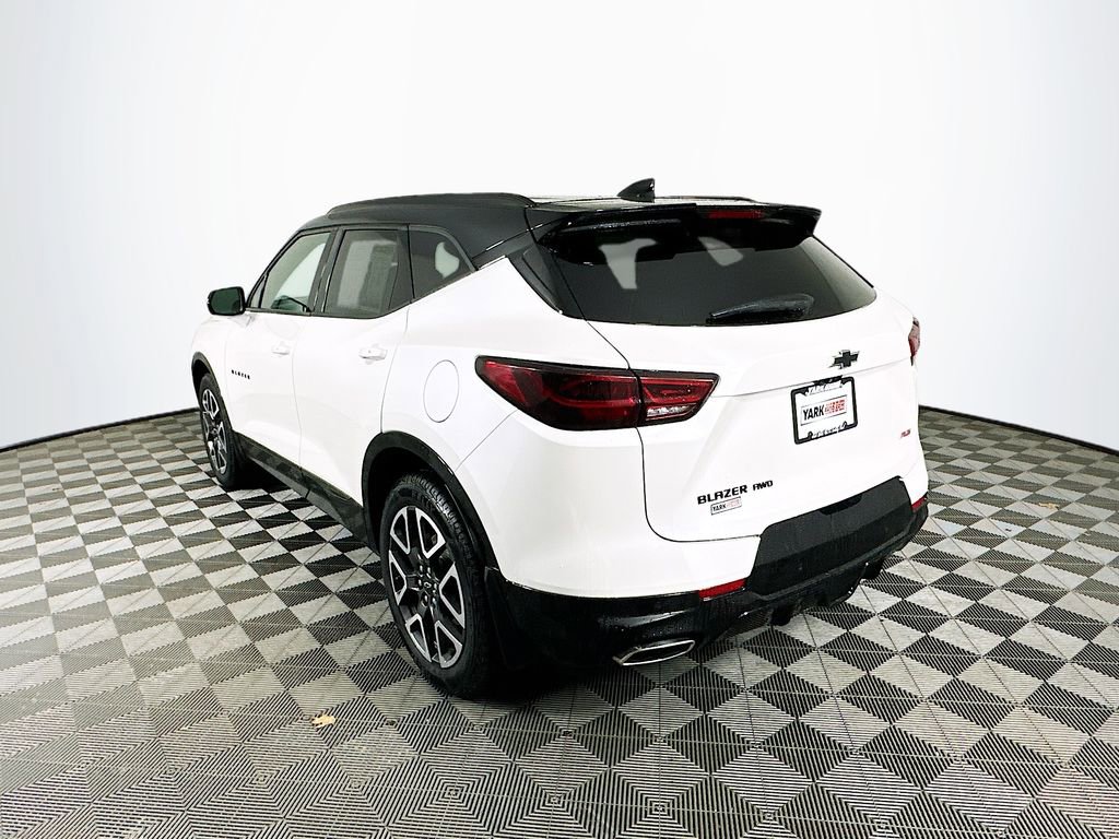 Used 2023 Chevrolet Blazer RS w/ Driver Confidence II Package AWD/4WD image 9