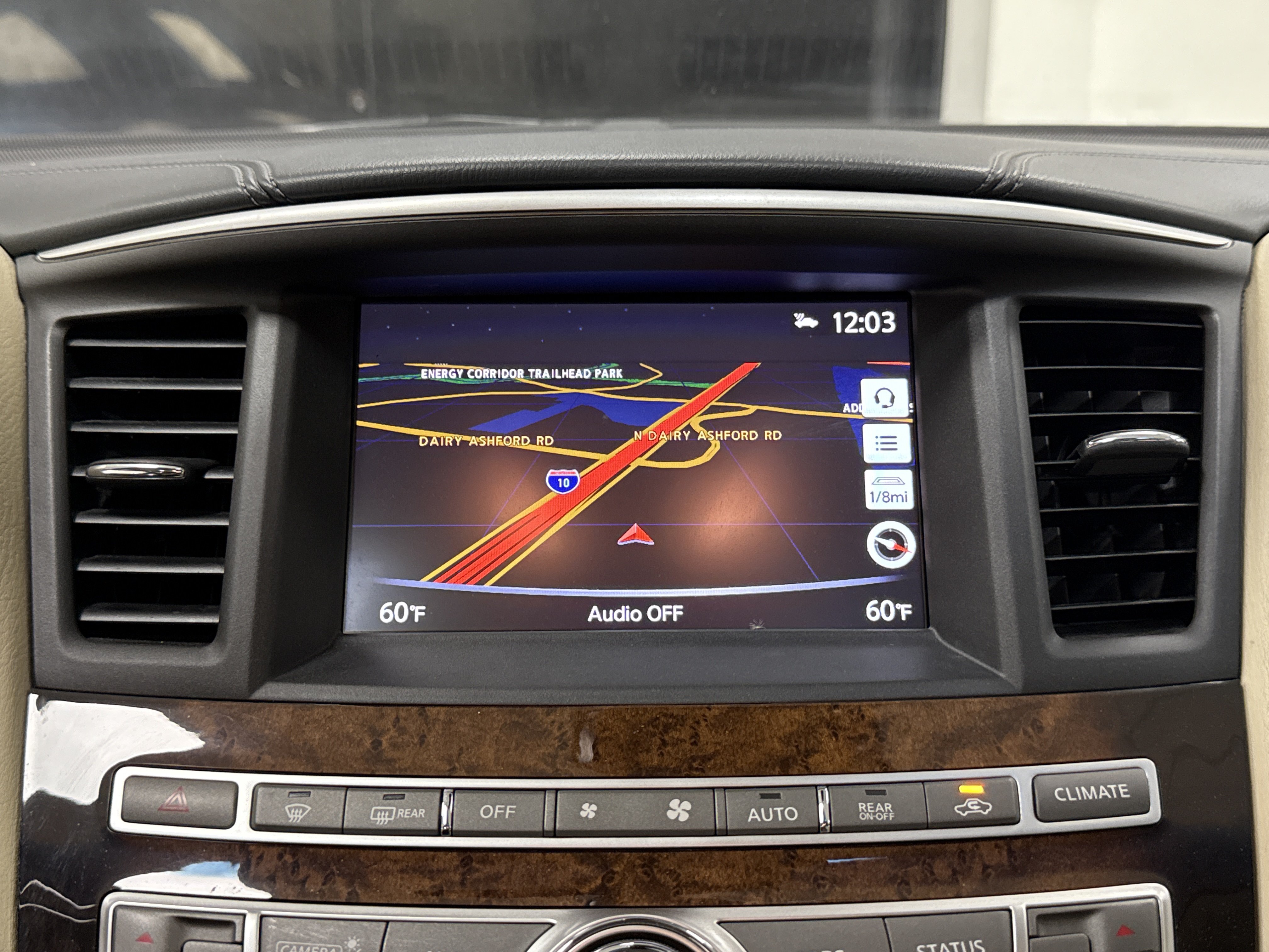 Used 2018 INFINITI QX60 FWD w/ Deluxe Technology Package image 24