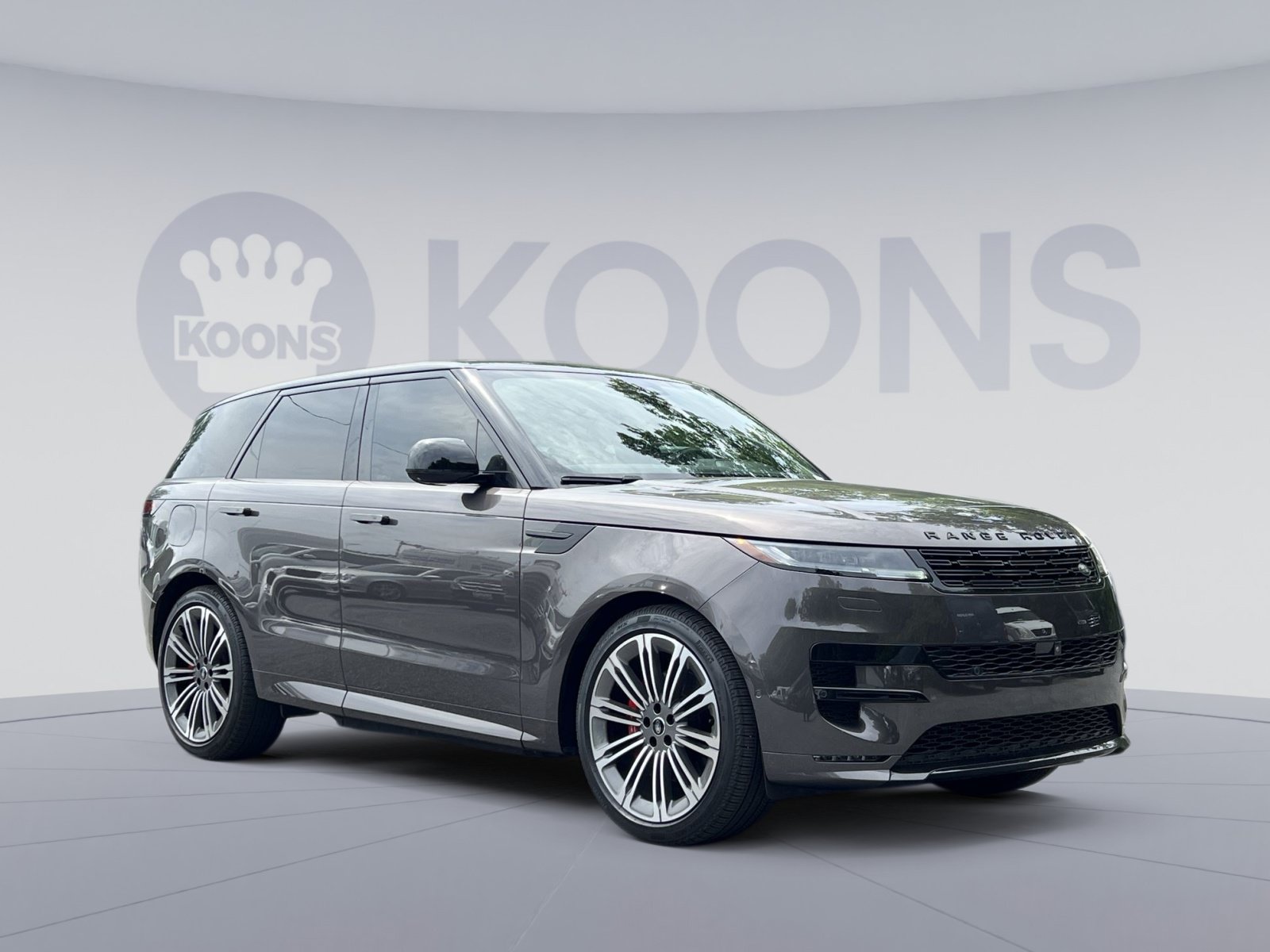 Used 2025 Land Rover Range Rover Sport Dynamic SE AWD/4WD image 2