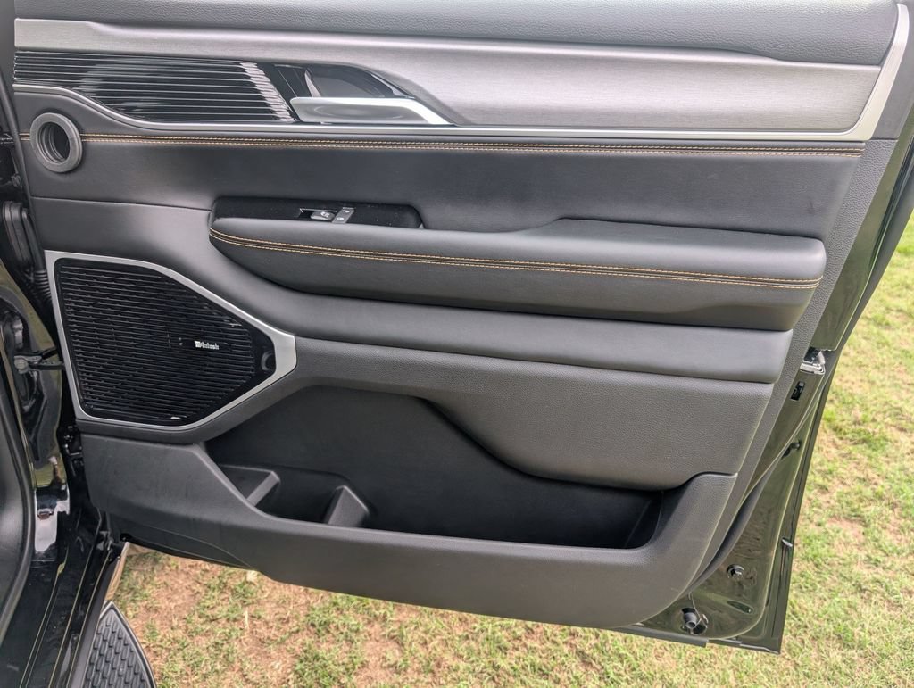 New 2026 Jeep Grand Wagoneer L 4WD image 33