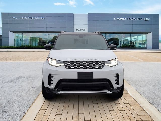 Used 2024 Land Rover Discovery Metropolitan Edition image 2