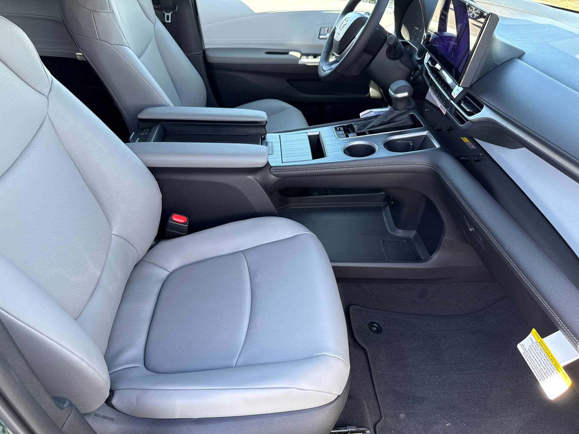 Certified 2026 Toyota Sienna XLE image 14