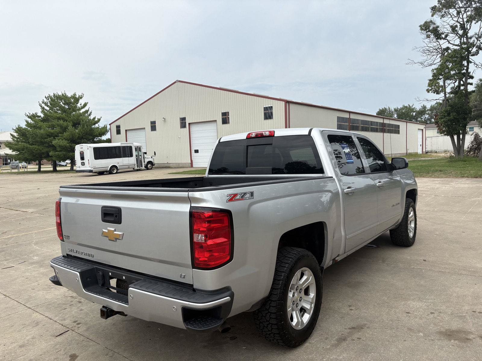 Used 2017 Chevrolet Silverado 1500 LT w/ All Star Edition AWD/4WD image 23