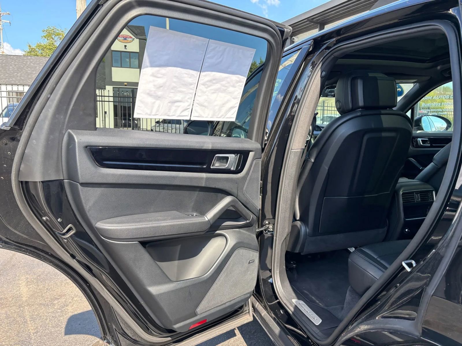 Used 2019 Porsche Cayenne S image 22