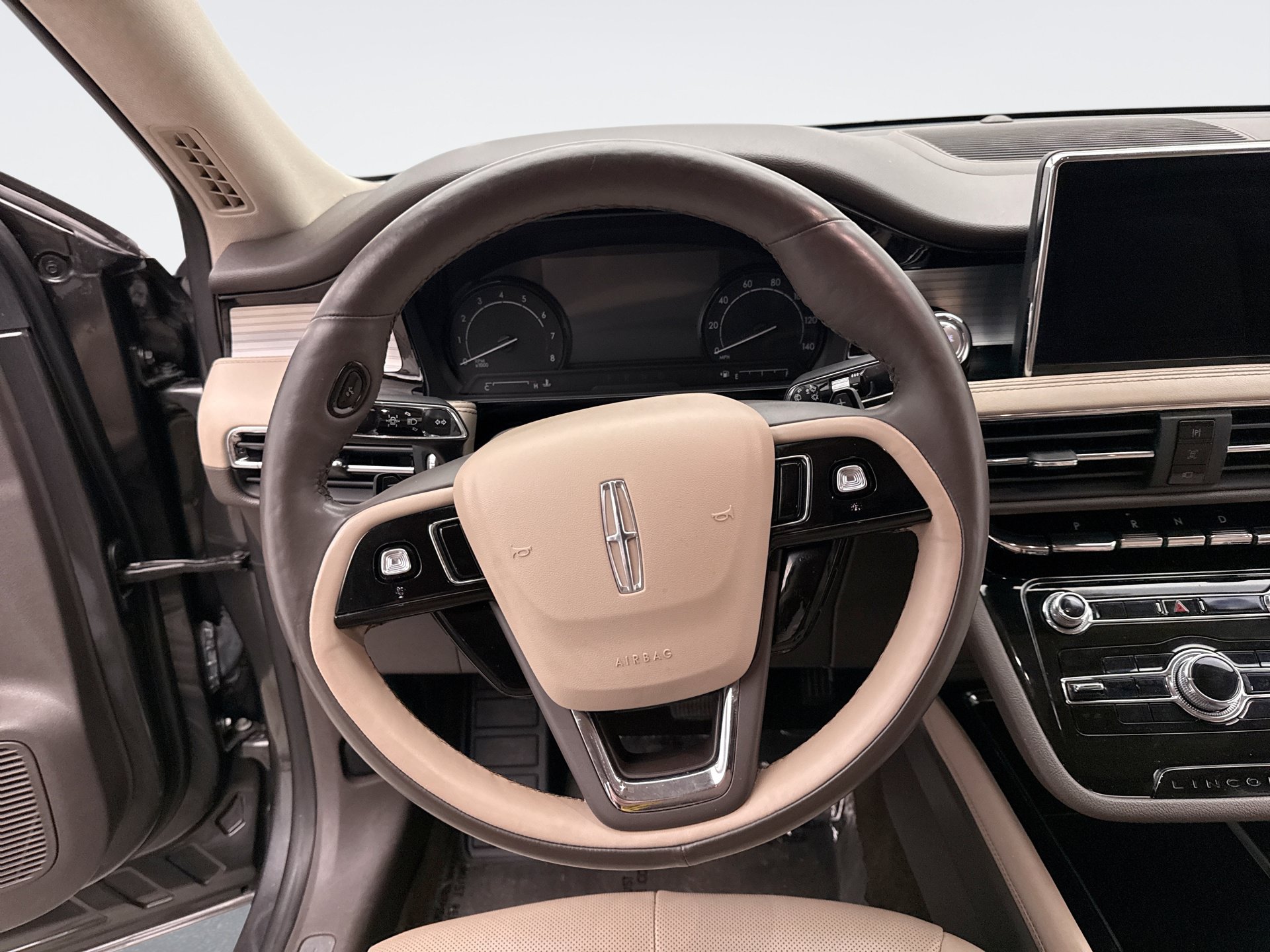 Used 2020 Lincoln Corsair AWD image 12