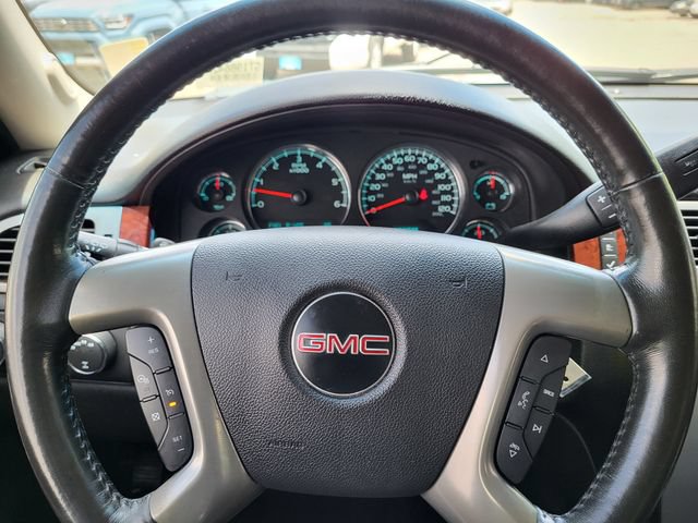 Used 2012 GMC Yukon XL SLT w/ SLT-2 Equipment Package AWD/4WD image 15
