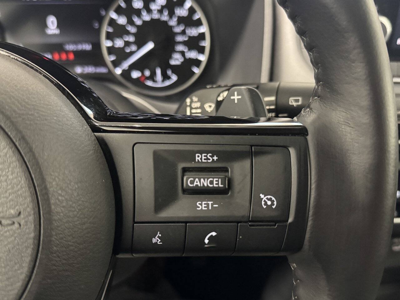 Used 2021 Nissan Rogue S AWD/4WD image 24