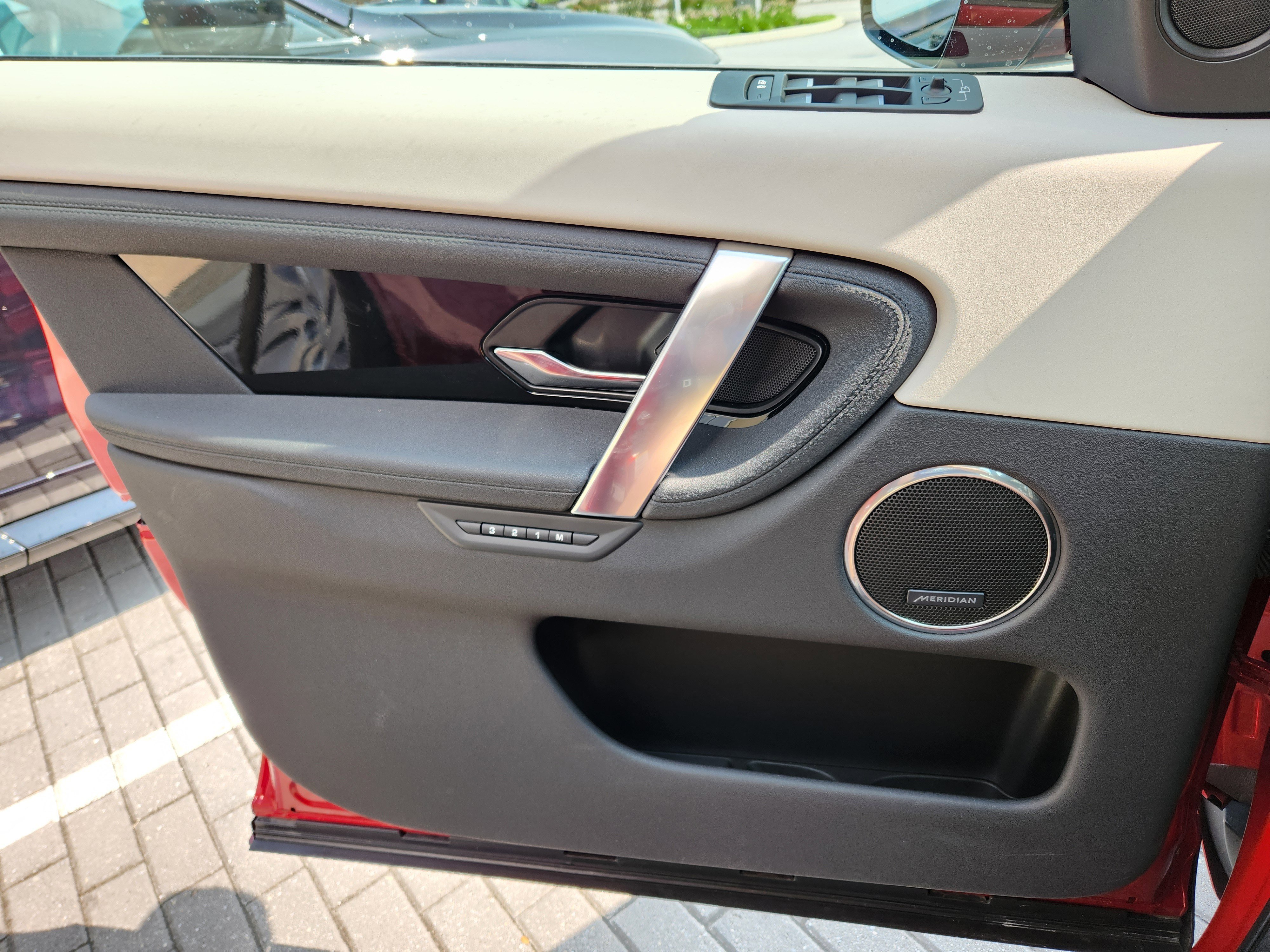 Certified 2025 Land Rover Discovery Sport S image 24