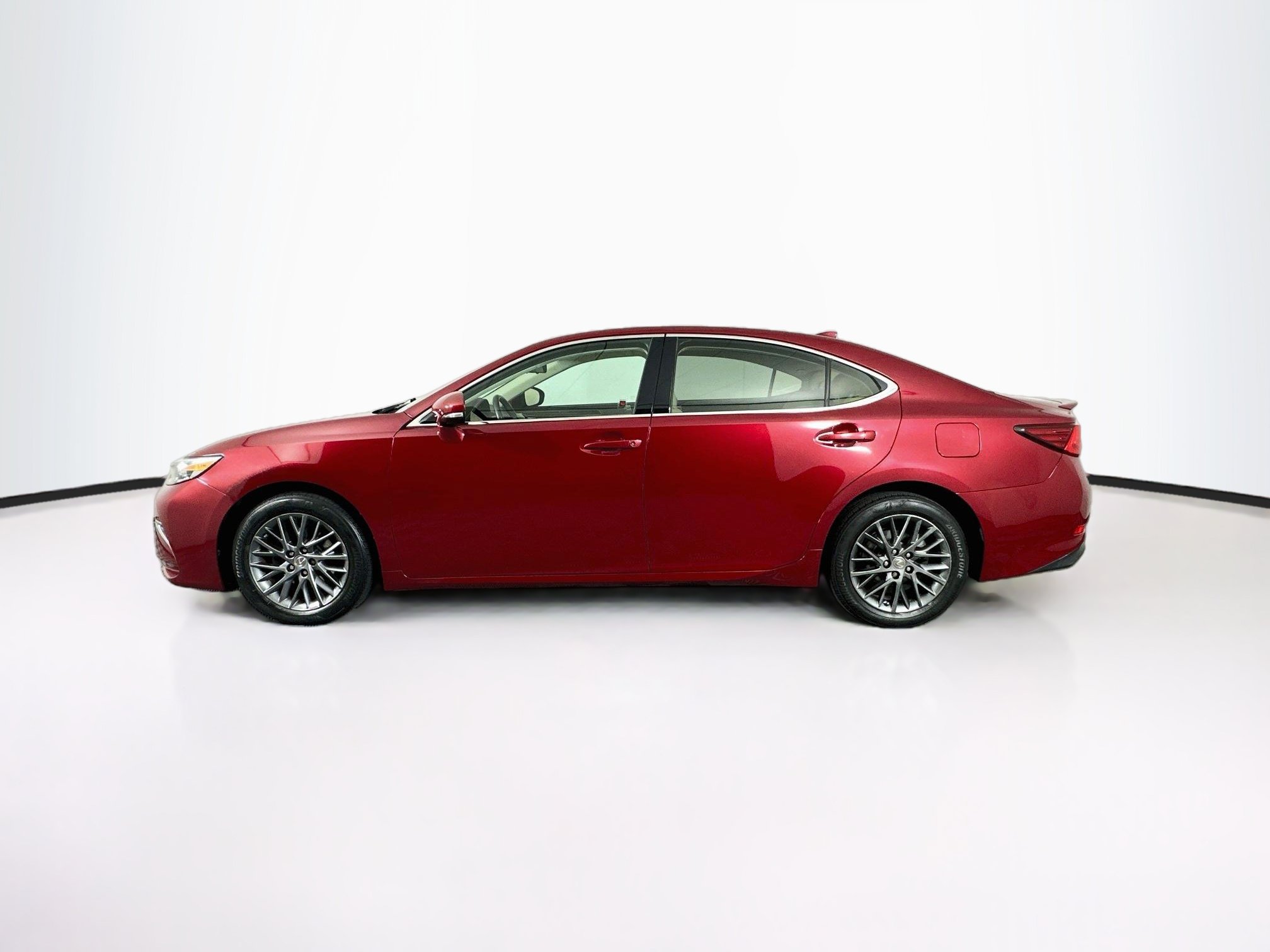 Used 2018 Lexus ES 350 w/ Premier Package FWD image 4